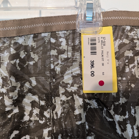 Hilton Hollis Pleated Skirt - Picture 5 of 7